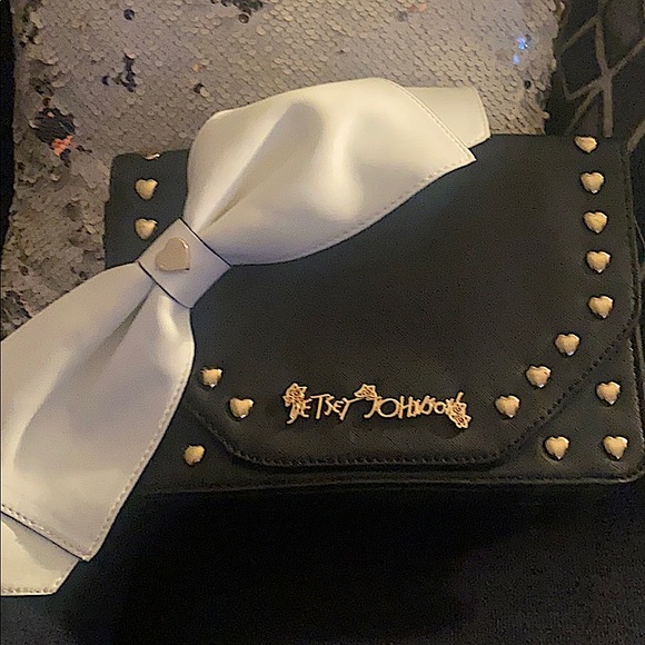 Brand new Betsey Johnson purse - Picture 1 of 4